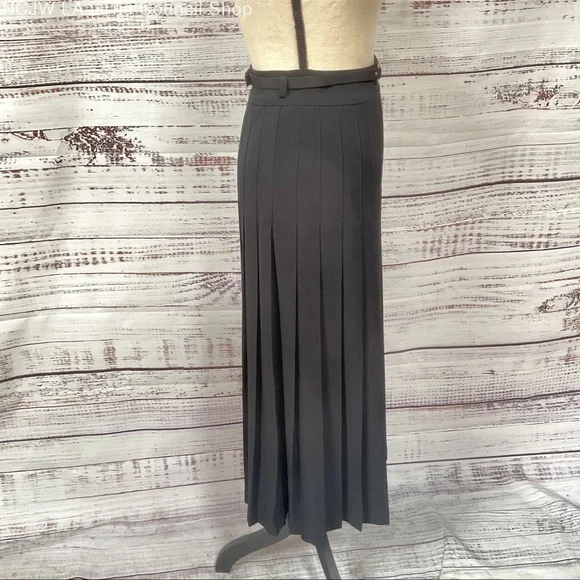 Zimmermann Black Pleated Belted Gold
Tone Horsebite Long Skirt - Size 0 - Picture 4 of 8